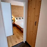 Apartment Hollandia 26 *